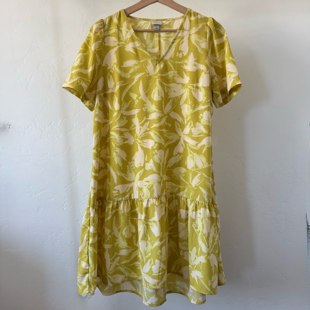A New Day Yellow Floral V-Neck Summer Dress Women’s Small